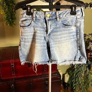 American Eagle Super Stretch Shortie Denim Shorts size 10